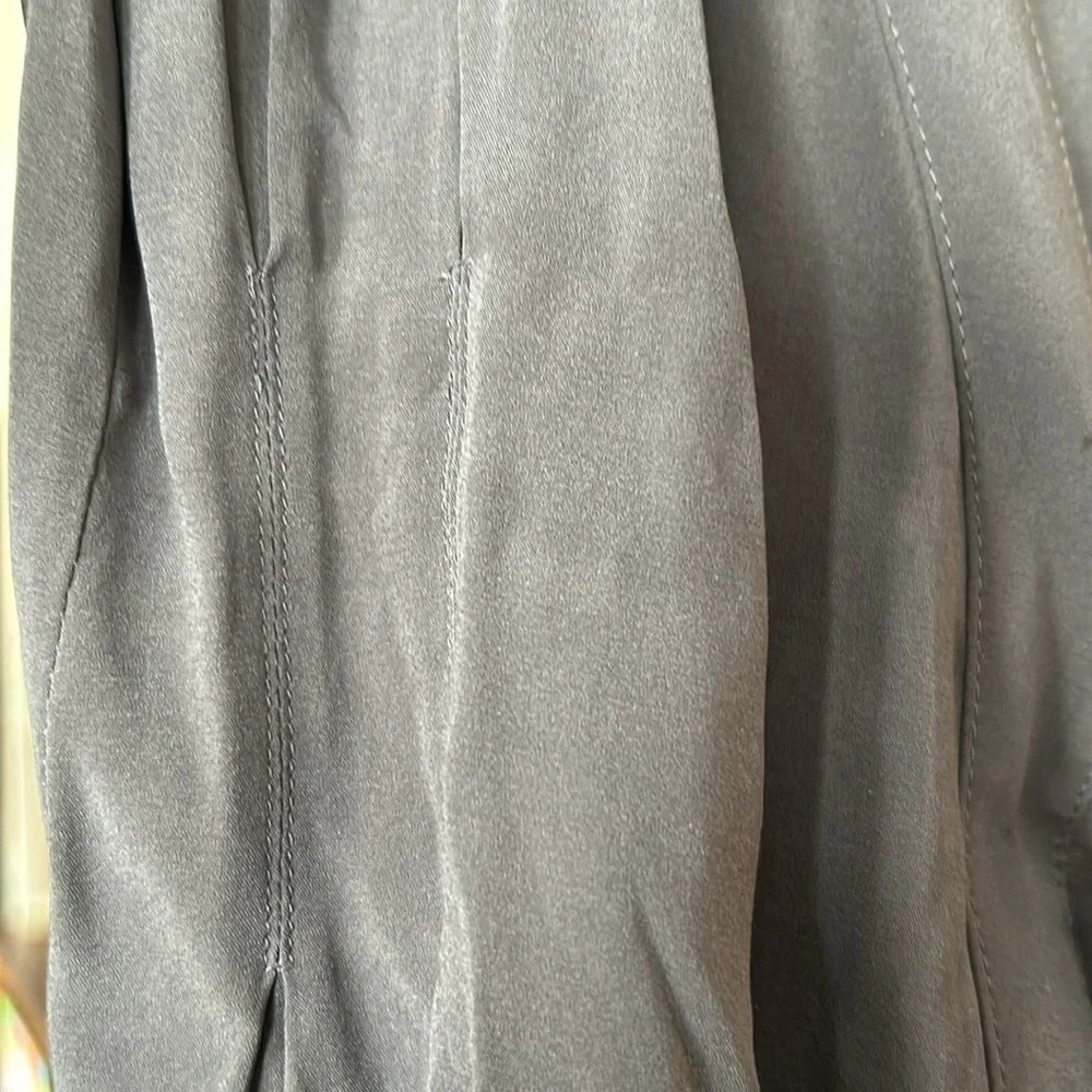 Diane von Furstenberg tailored, darted wrap blouse. - Picture 6 of 9